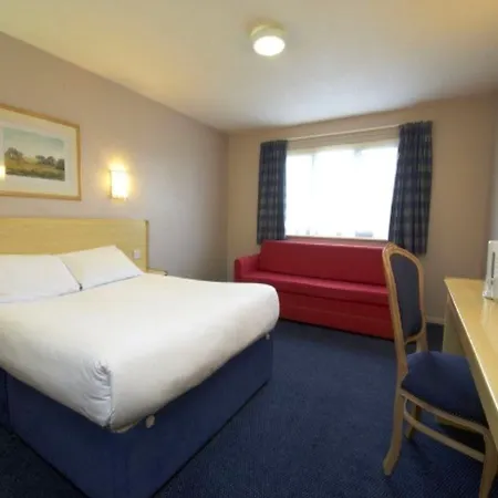 Travelodge 3*