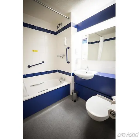 Travelodge 3* Cork