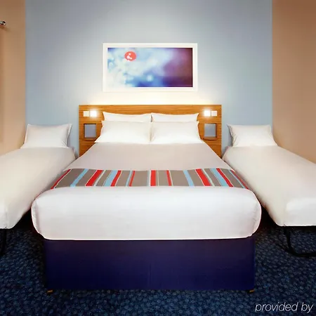Travelodge 3* Cork