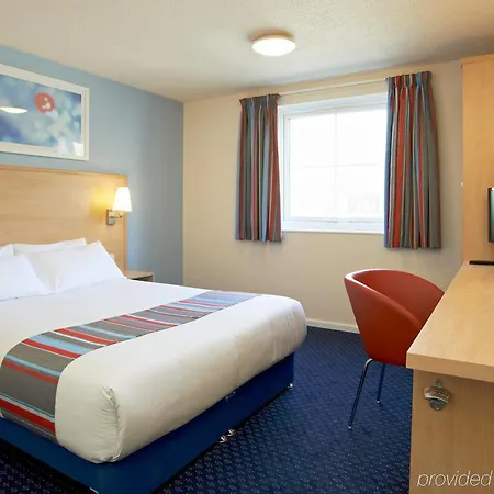 Travelodge Hotel 3*