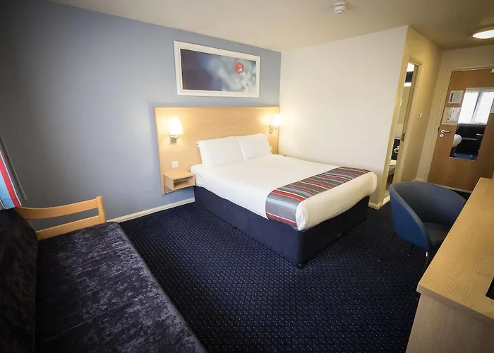 Travelodge 3* Cork
